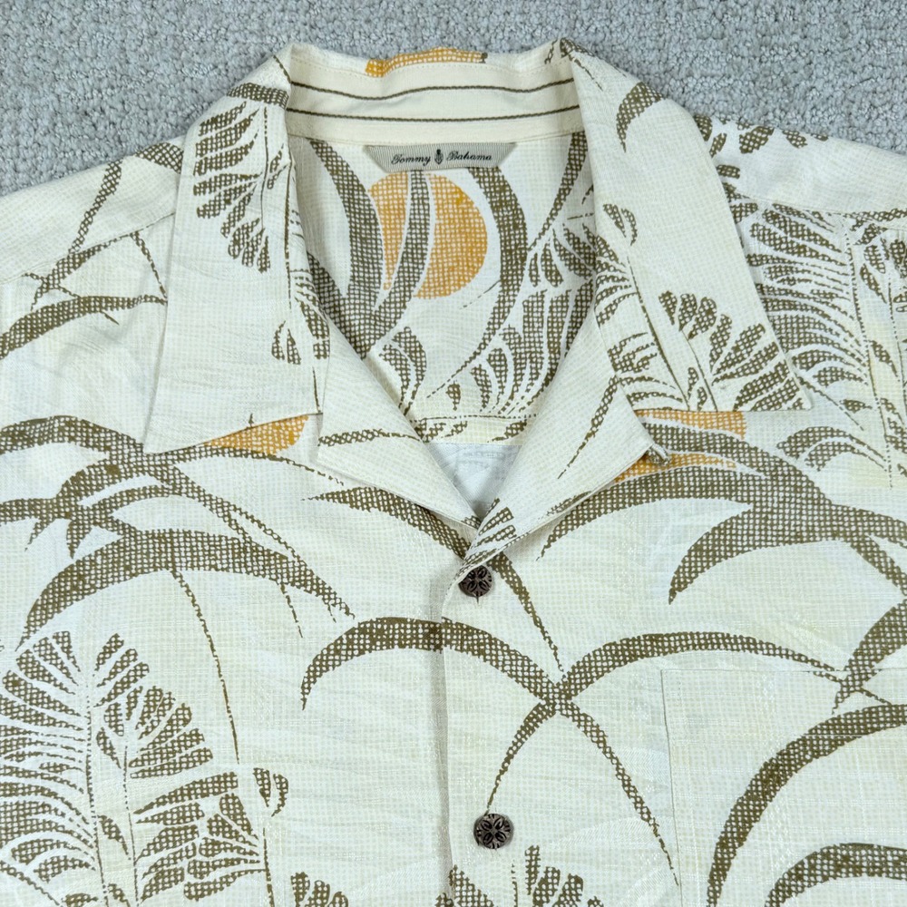 Tommy Bahama Mens XL Beige 100% Silk Floral Tropical Palm Sun Button Up Shirt